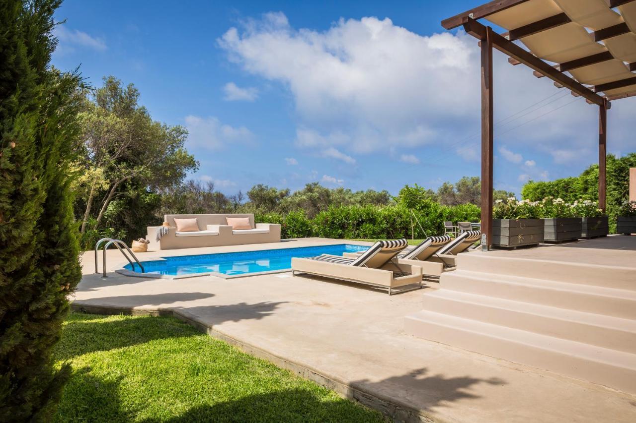 Sotiris Villa *