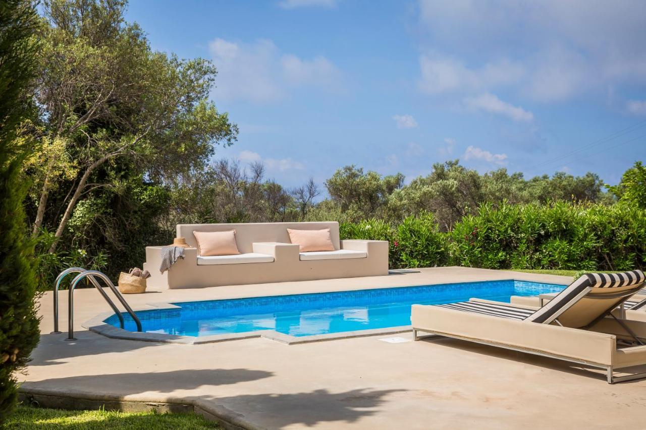 Sotiris Villa *